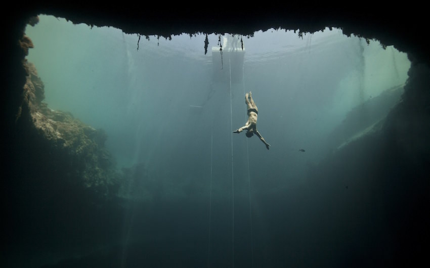 The Wonder of Dean’s Blue Hole in the Bahamas | The BackPackers